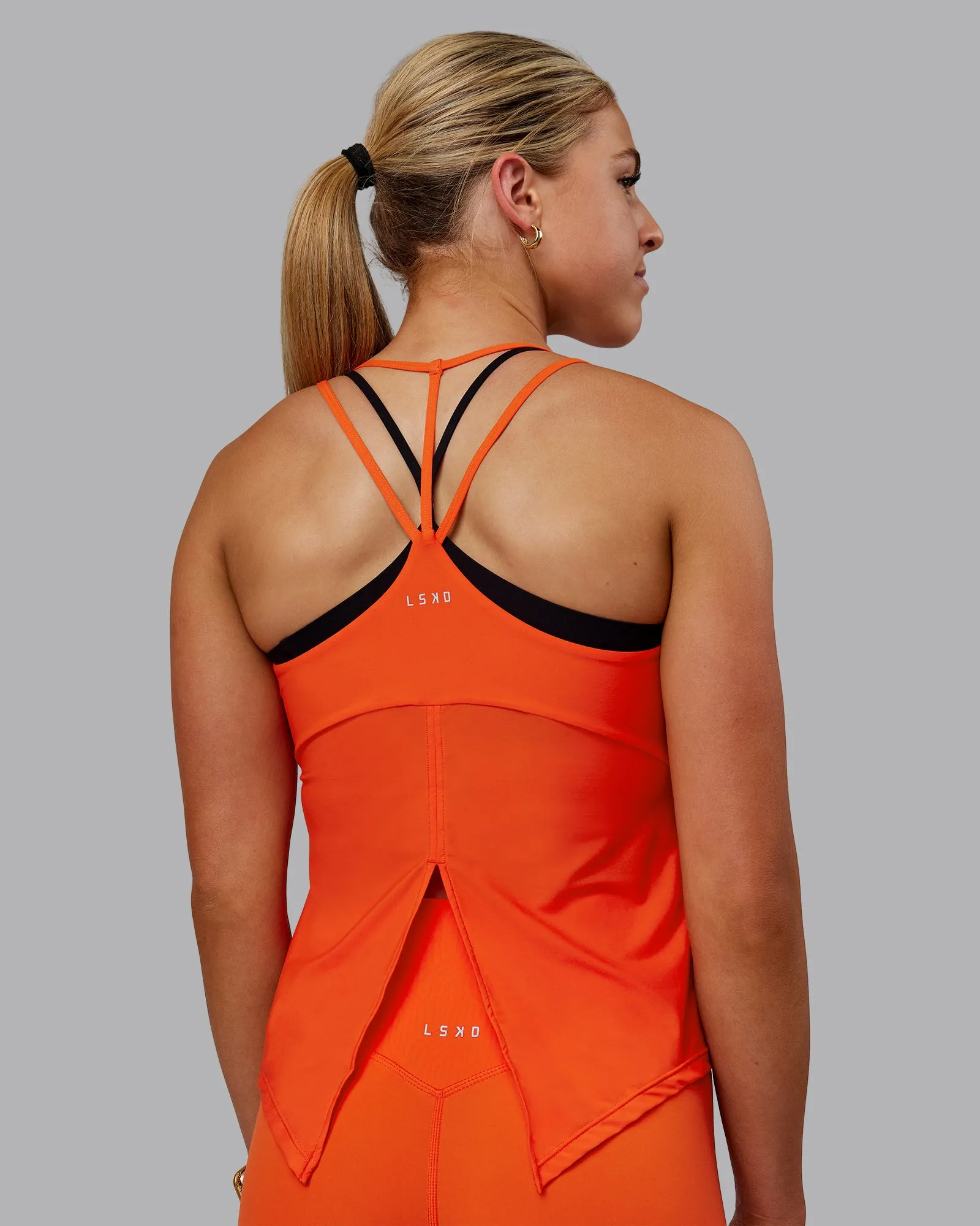 Apex Lightweight Performance Tank - Grenadine