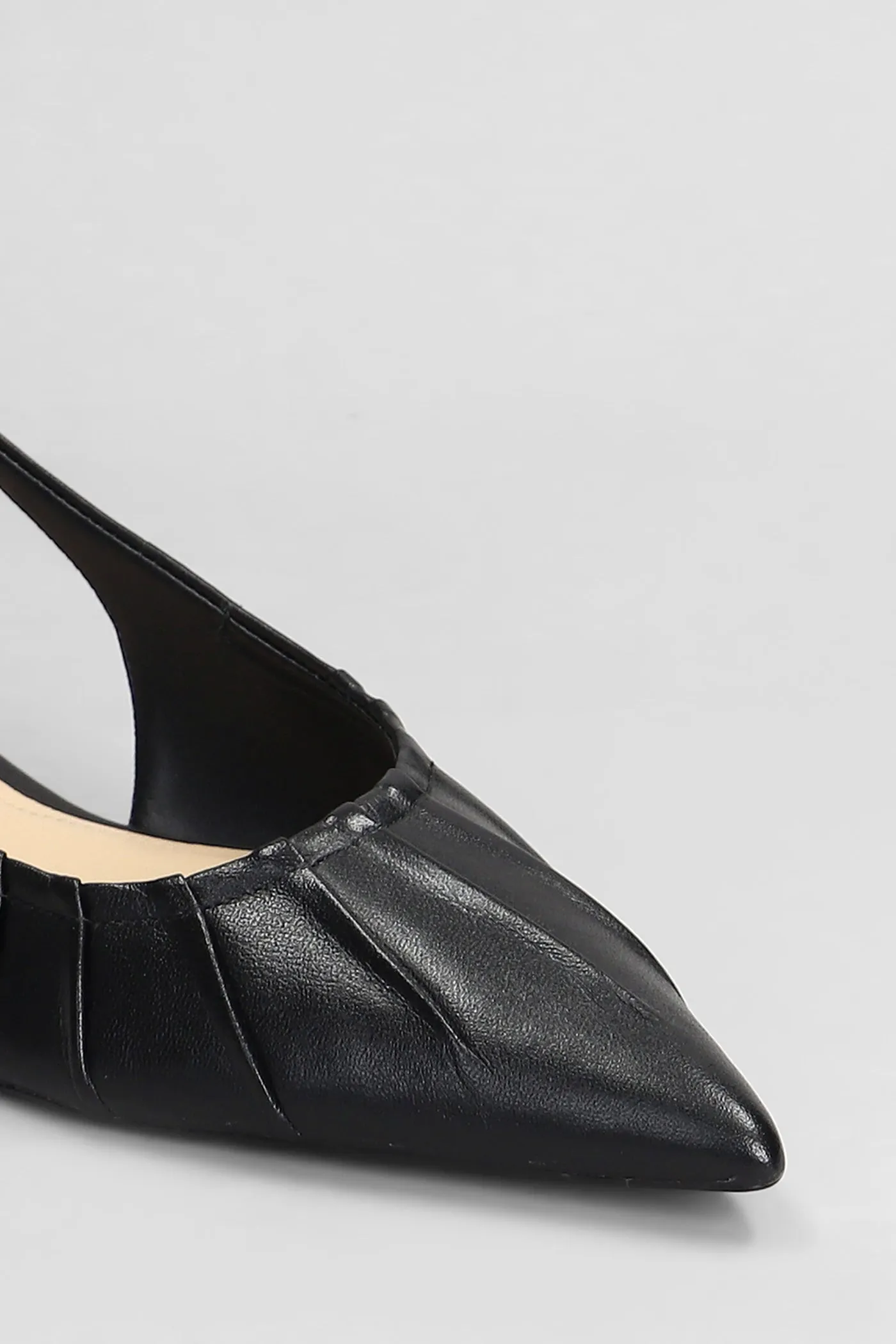 Ballet flats in black leather