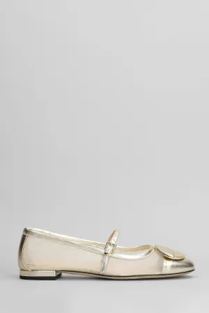 Ballet flats in platinum leather