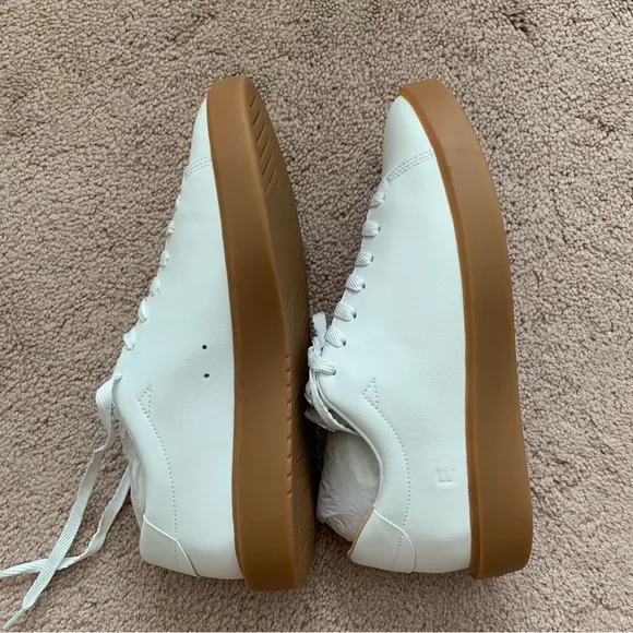 New Everlane The ReLeather Tennis Shoe in White Gum Sole