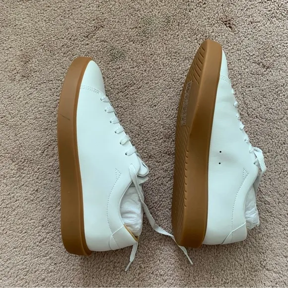 New Everlane The ReLeather Tennis Shoe in White Gum Sole