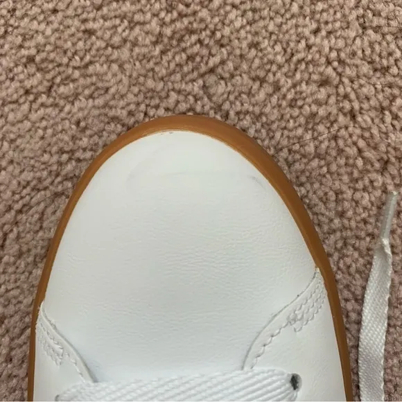New Everlane The ReLeather Tennis Shoe in White Gum Sole